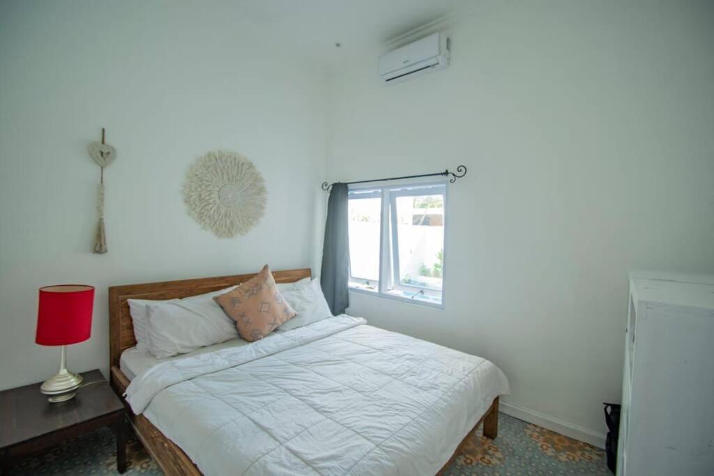 Putih Seminyak (Bali)