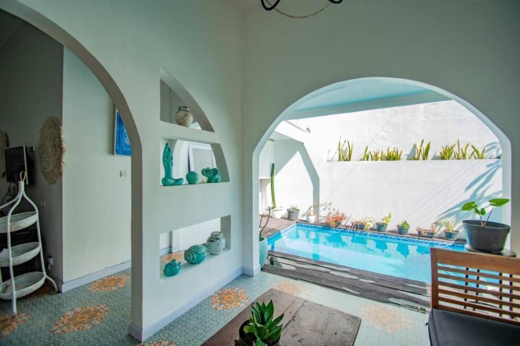 Putih Seminyak (Bali)
